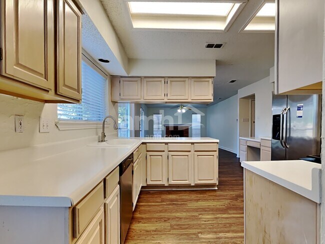 Building Photo - 5412 Big Bend Dr