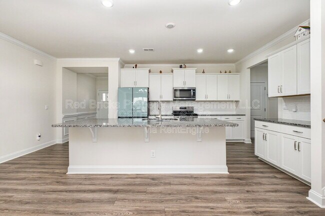 Building Photo - 7901 Iron Rd