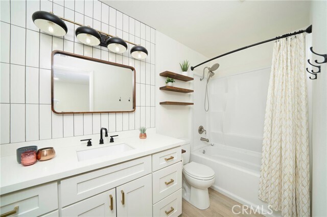 Building Photo - 25671 Le Parc