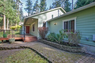 Building Photo - Private Beach Access Comes with This Lovely Freeland Home!