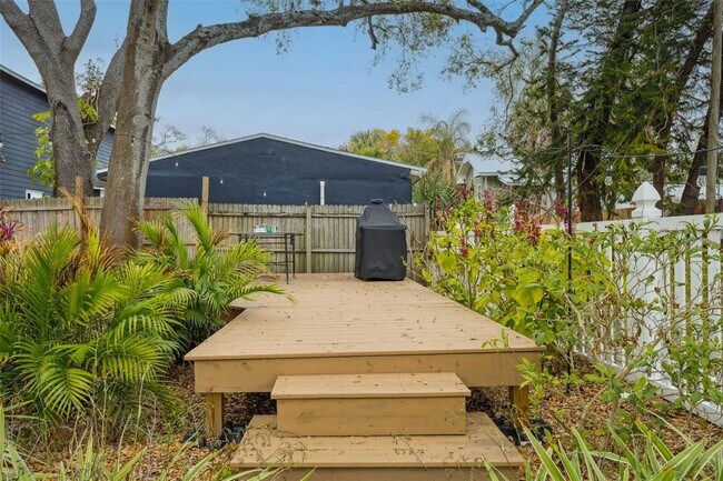 Building Photo - 2603 N Ridgewood Ave