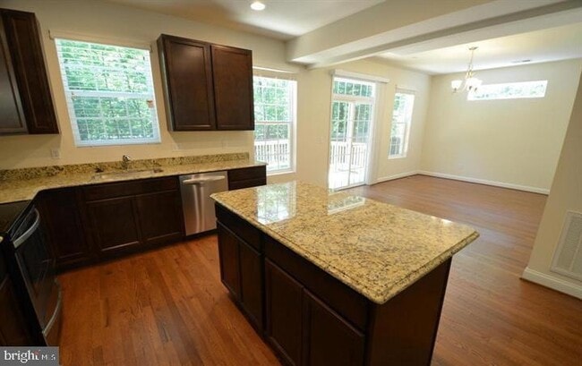 Building Photo - 5917 Sneed Dr