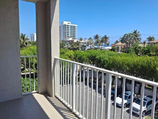 Building Photo - 3606 S Ocean Blvd