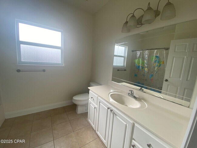 Building Photo - 213 S Jan Dr