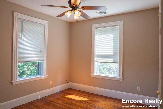 Building Photo - 1 Parker Hill Terrace