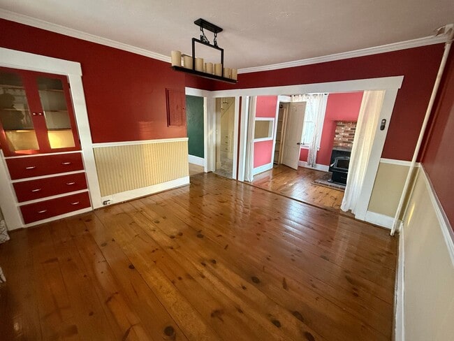 Building Photo - Spacious 4-Bedroom Home for Rent in Laconia – $2,095/month