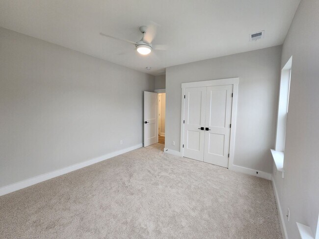 Building Photo - Gorgeous 4 bedroom home in Point Hope - Ch...
