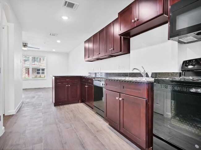 Building Photo - 2802 Shaver St