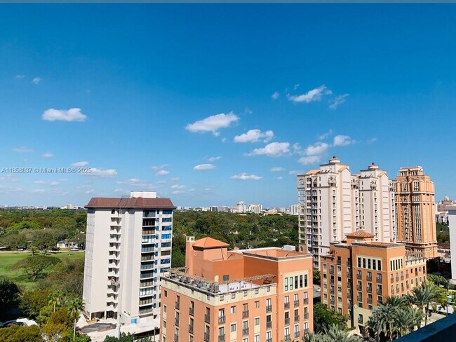 Building Photo - 700 Biltmore Way