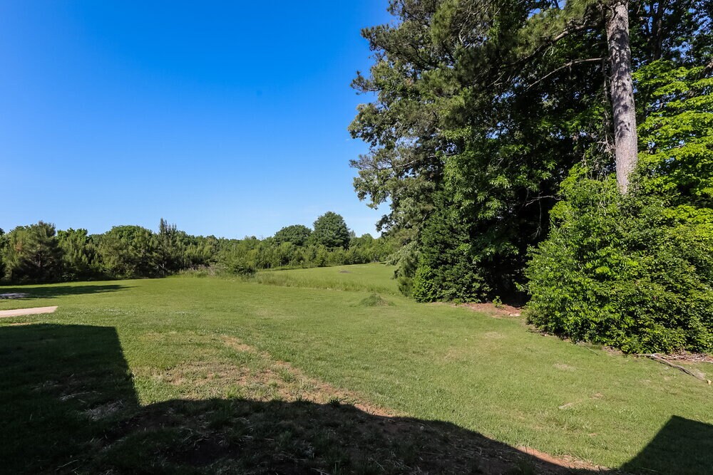 Building Photo - 1001 Crown Corners Dr