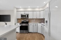 Building Photo - 215 Haddonfield Cmns