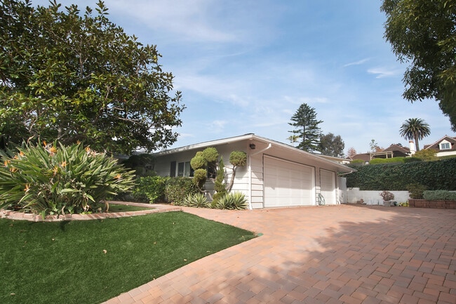 Primary Photo - AVAILABLE NOW! LOVELY LA JOLLA 3BD/2.5BA H...