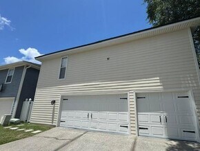 Building Photo - 1 Bedroom 1 Bath Renovated Garage Apartment in the Main Village of Celebration