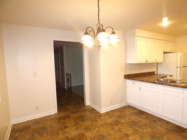 Building Photo - 3 bed 2 bath Home in North Salem