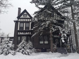 Building Photo - 717 W Huron St