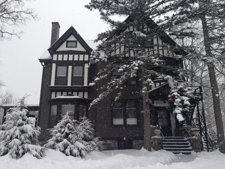 Rent includes 1 private parking spot - 717 W Huron St