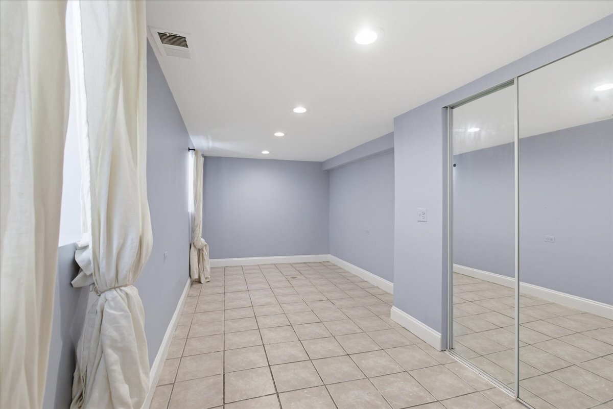Building Photo - 2117 N Humboldt Blvd