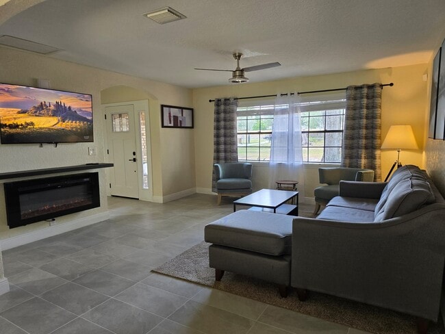 Building Photo - 3071 Simpson Rd