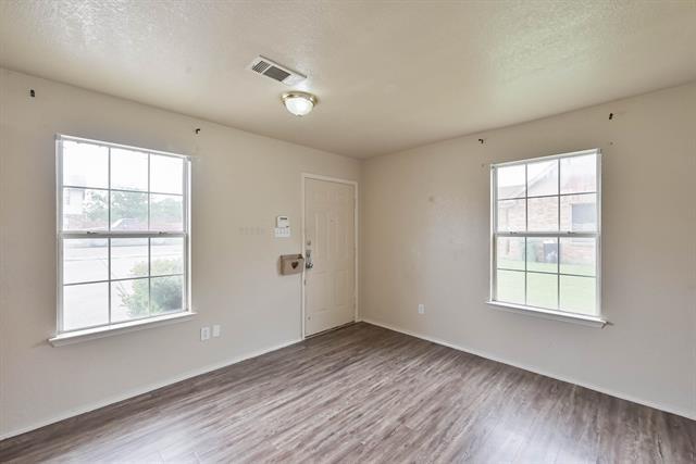 Building Photo - 404 Kings Way Dr