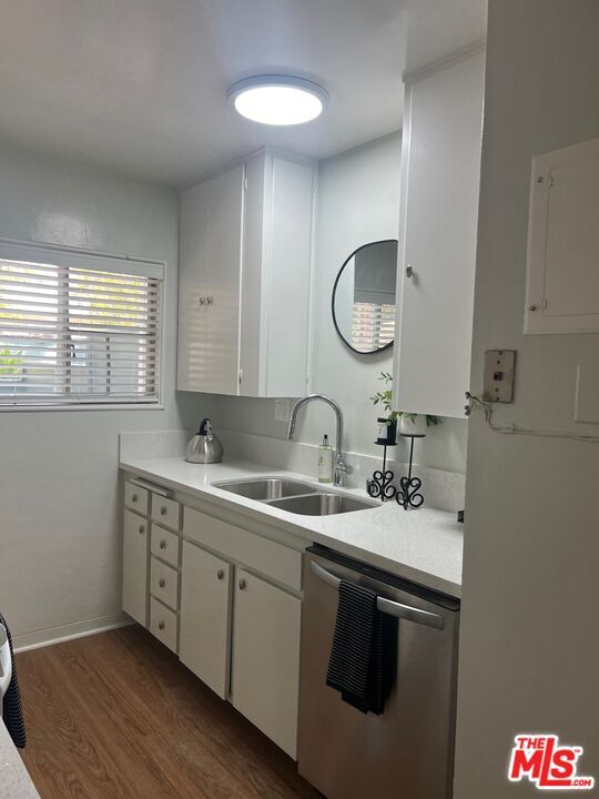 Building Photo - 5286 Village Green