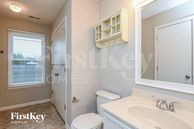 Building Photo - 3097 Rockingham Ct SW