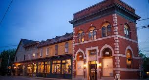 Building Photo - 707 Wilson Ave