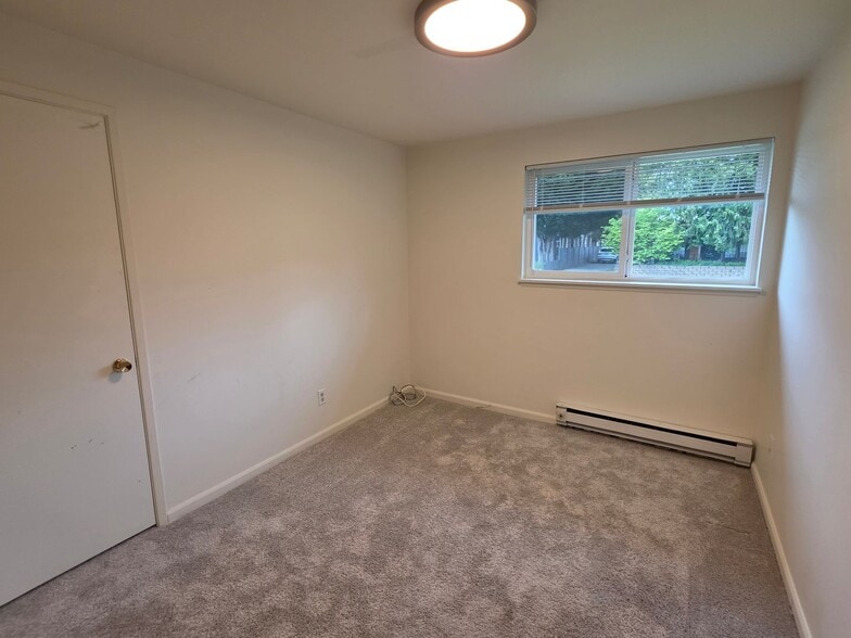 Building Photo - Lynnwood 3 Bedroom Rambler with Fenced Yard - Pets Welcome