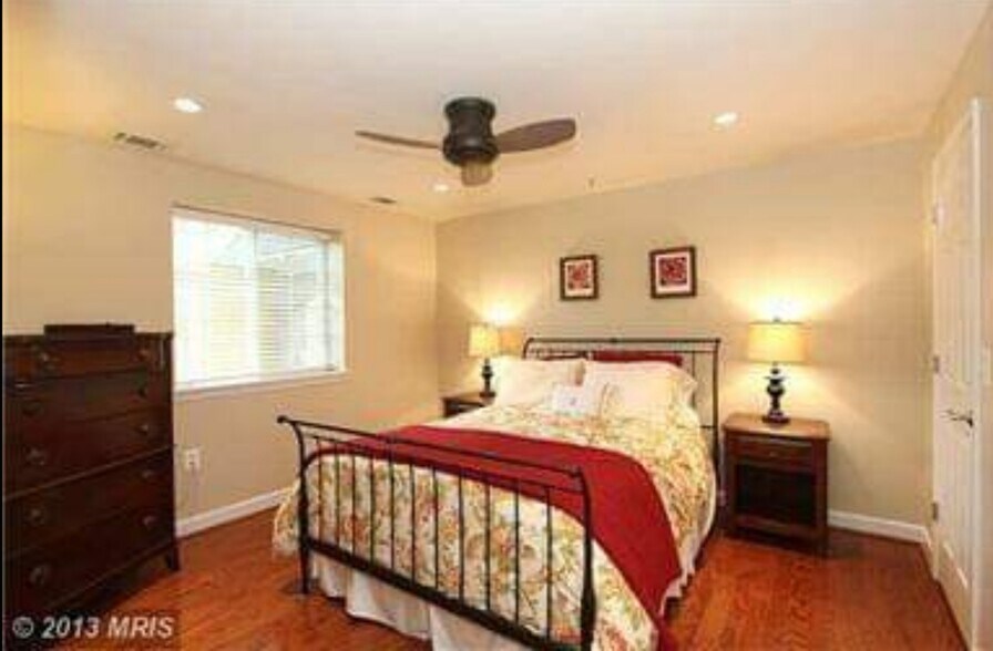 Building Photo - 4177 S Four Mile Run Dr