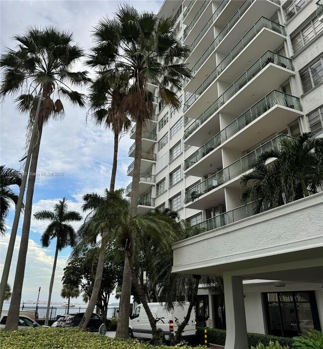 Building Photo - 1408 Brickell Bay Dr