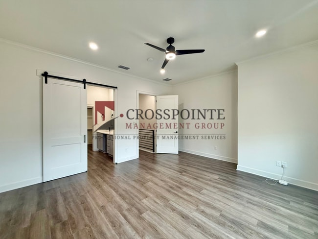 Building Photo - Tour Today! Stunning 3 Bedroom, 3.5 Bath Townhome!