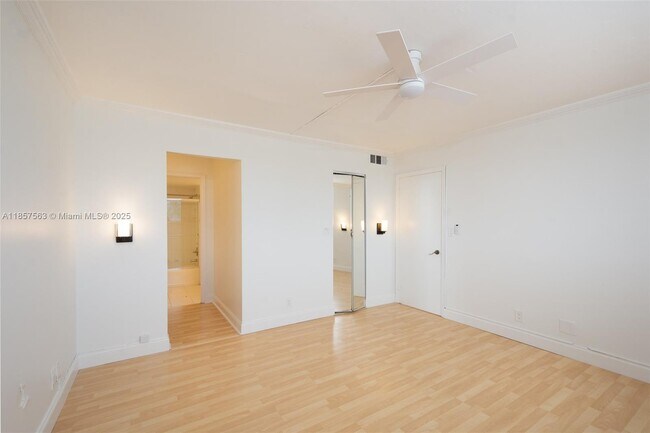 Building Photo - 3703 NE 166th St