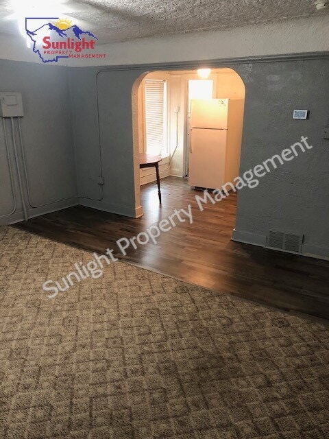 Building Photo - 7 Montana Ave