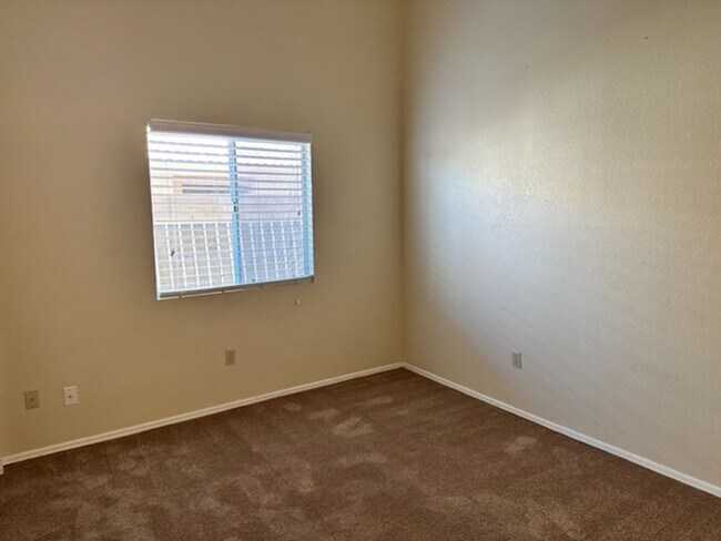 Building Photo - 4106 E Ashurst Dr