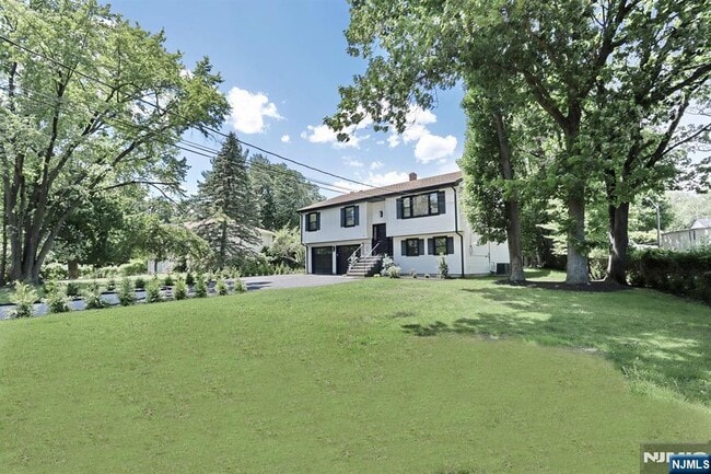 Building Photo - 415 Goffle Rd