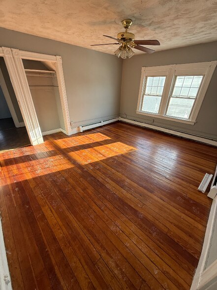 Building Photo - 224 Vine St