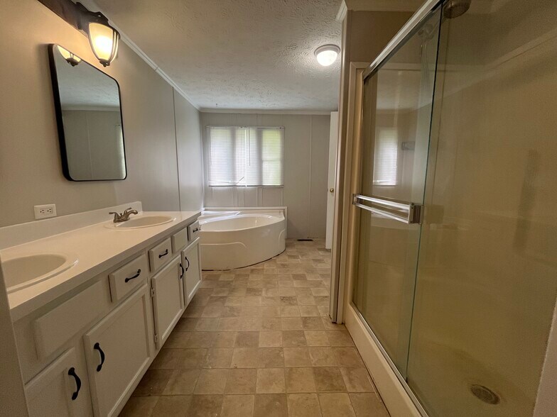 Building Photo - 6301 Bannock Ct
