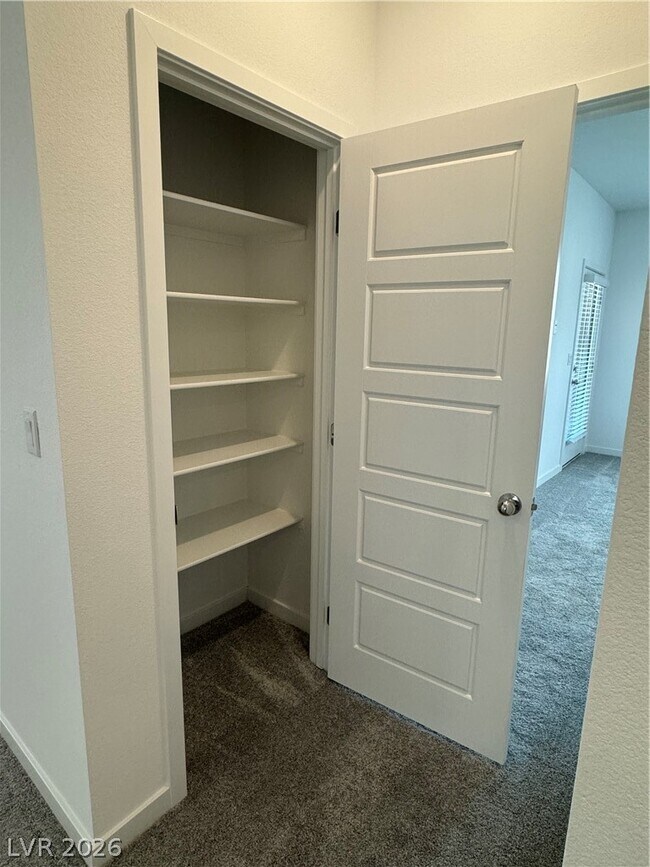 Building Photo - 2552 Venetia Pointe St