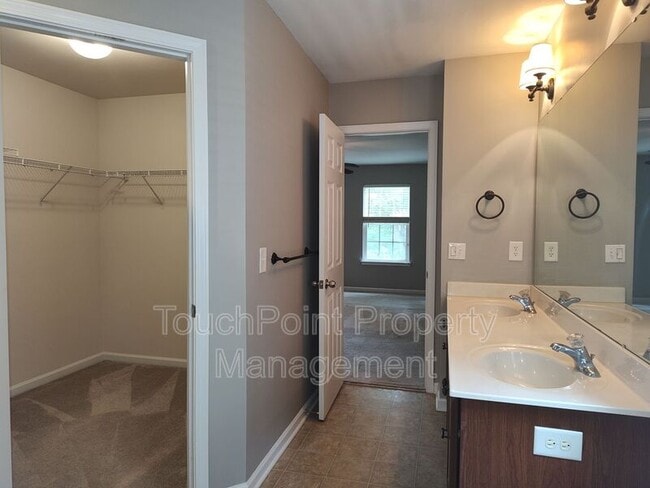 Building Photo - 16121 Long Talon Way