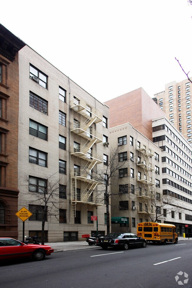 Robin Court 29 W 65th St New York NY 10023 Apartment Finder