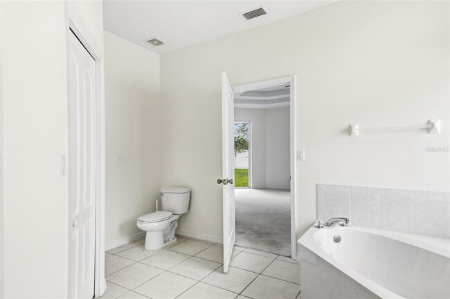 Building Photo - 29 E Diamond Dr