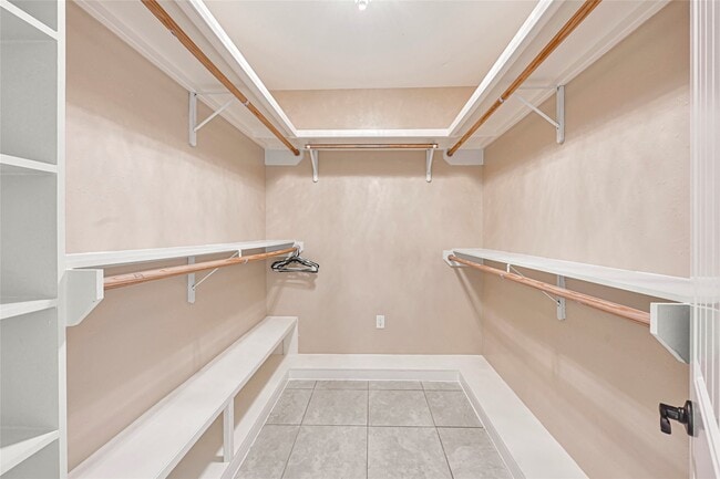 Building Photo - 509 Joan Of Arc Dr