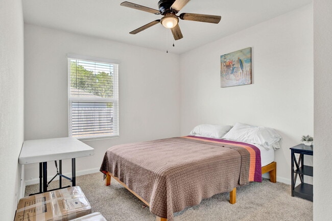 Building Photo - 535 Mary Lou Way