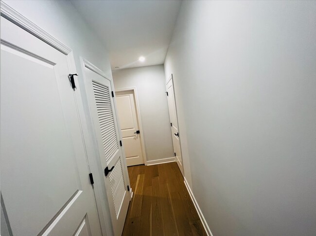 Building Photo - 1019 Spring Rd NW