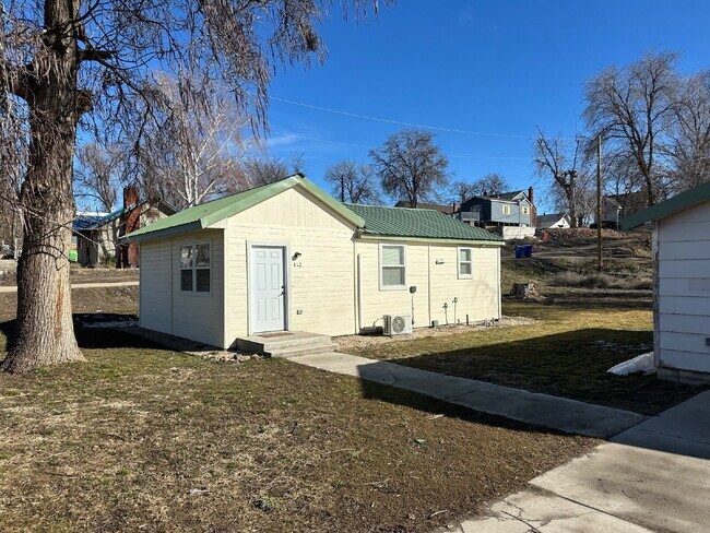 Building Photo - "Charming Little 2-Bedroom Gem on North 5th Street with Elegant Granite Touches!"