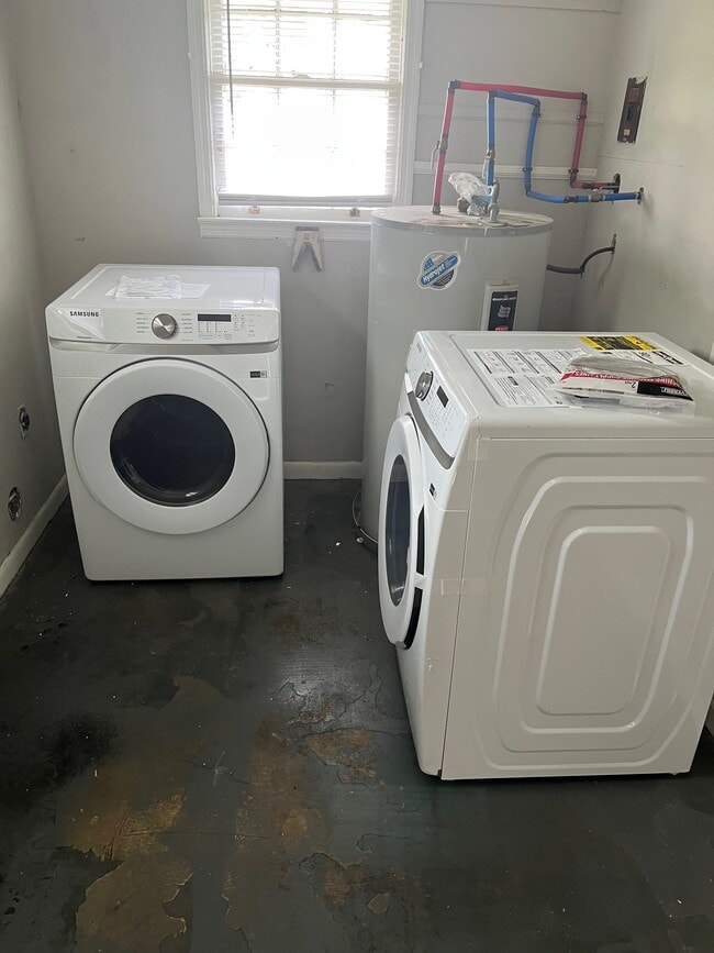 Building Photo - 222 Reynolds St