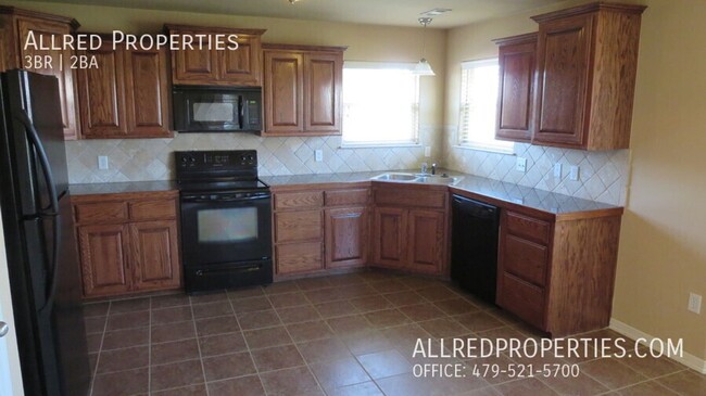 Building Photo - Gorgeous 3 Bedroom 2 Bathroom Single Famil...