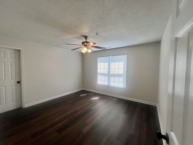 Building Photo - RENT SPECIAL! Freshly Painted! New Luxury ...