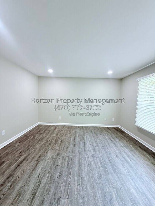 Building Photo - 4030 Hidden Hollow Dr