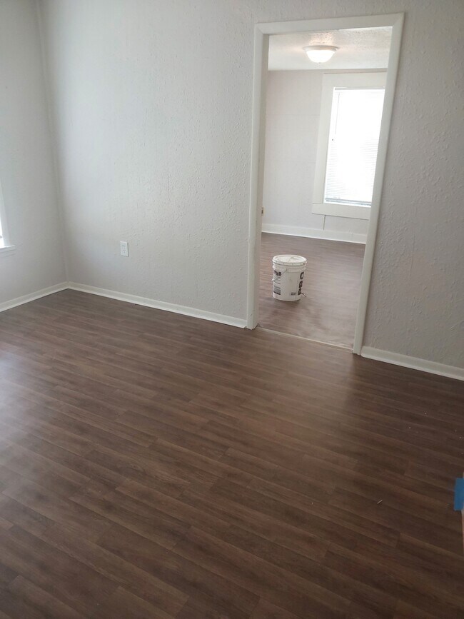 Building Photo - 310 E 13th St