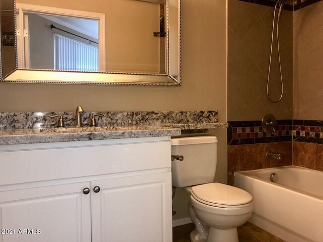 Building Photo - 1701 E Colter St